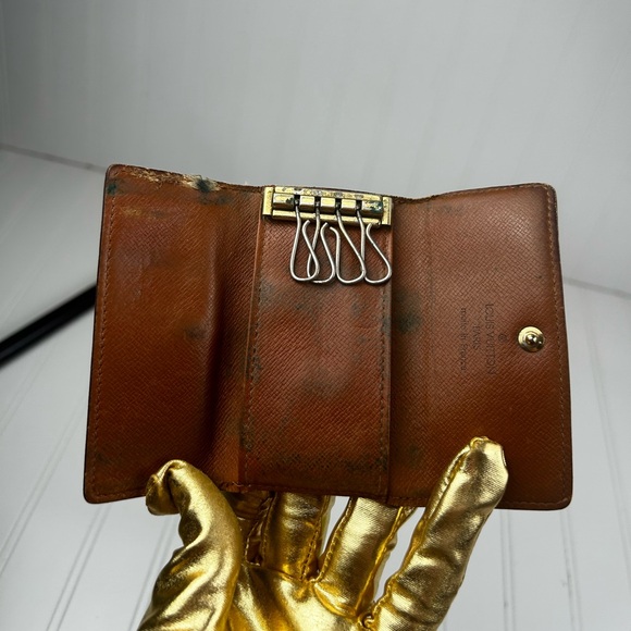 Louis Vuitton Monogram 4 Key Ring Holder Wallet Case - Picture 11 of 12